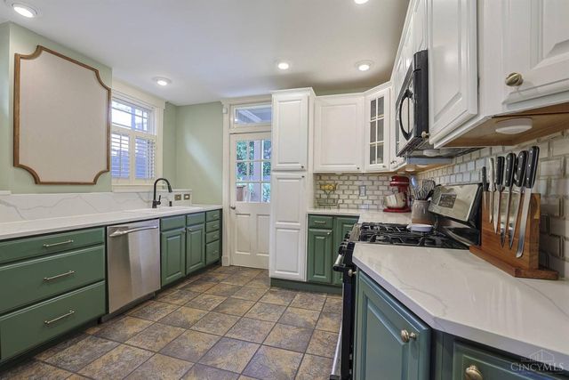 1704 E McMillan Street, Cincinnati, OH 45206