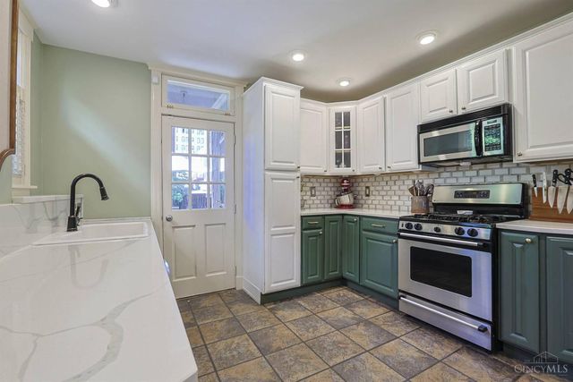 1704 E McMillan Street, Cincinnati, OH 45206