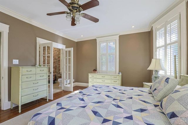 1704 E McMillan Street, Cincinnati, OH 45206