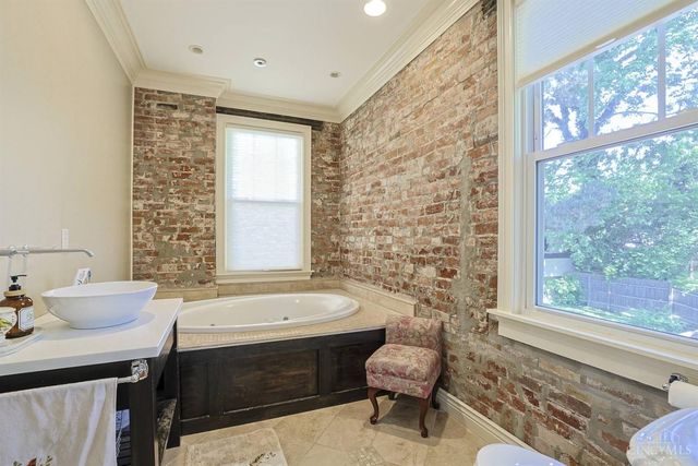 1704 E McMillan Street, Cincinnati, OH 45206
