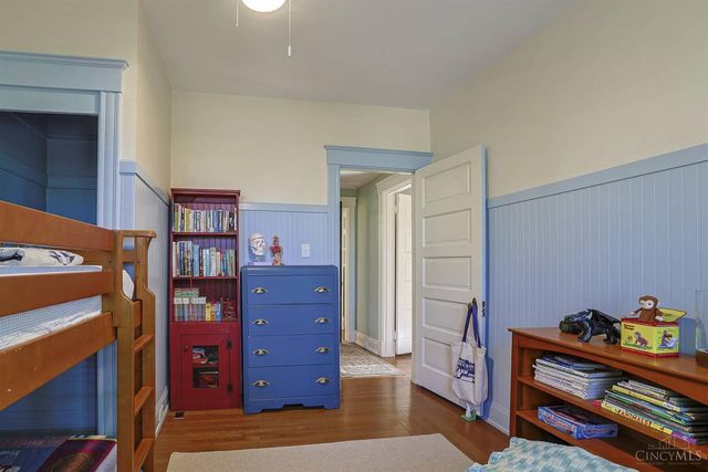 1704 E McMillan Street, Cincinnati, OH 45206