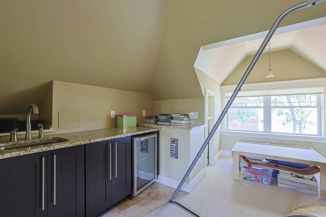 1704 E McMillan Street, Cincinnati, OH 45206