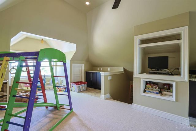 1704 E McMillan Street, Cincinnati, OH 45206