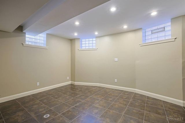 1704 E McMillan Street, Cincinnati, OH 45206