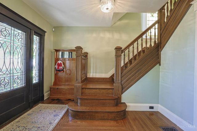 1704 E McMillan Street, Cincinnati, OH 45206