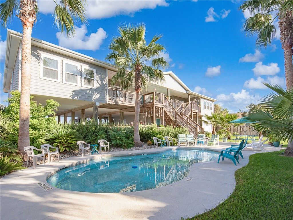 413 6th St, Port Aransas, TX 78373 — exterior