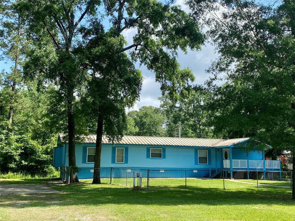 160 Champion Way, Livingston, TX 77351