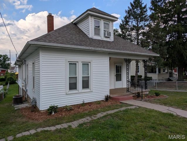 208 W Elm Street, Alton, IL 62002