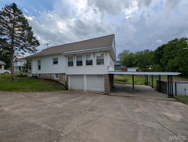 208 W Elm Street, Alton, IL 62002