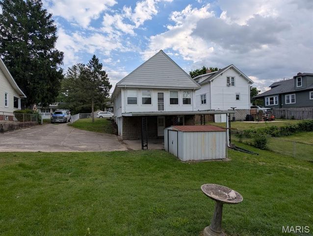 208 W Elm Street, Alton, IL 62002