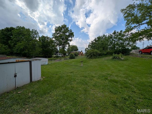 208 W Elm Street, Alton, IL 62002
