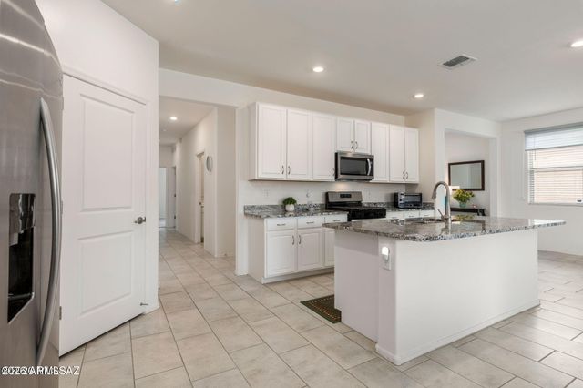 8686 N CALLE LA CANOA --, Tucson, AZ 85742