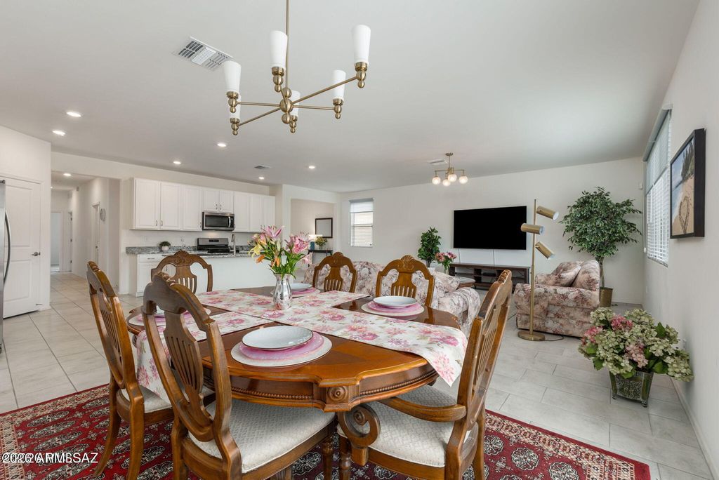 Image 12 of property listing at 8686 N CALLE LA CANOA --, Tucson, AZ 85742