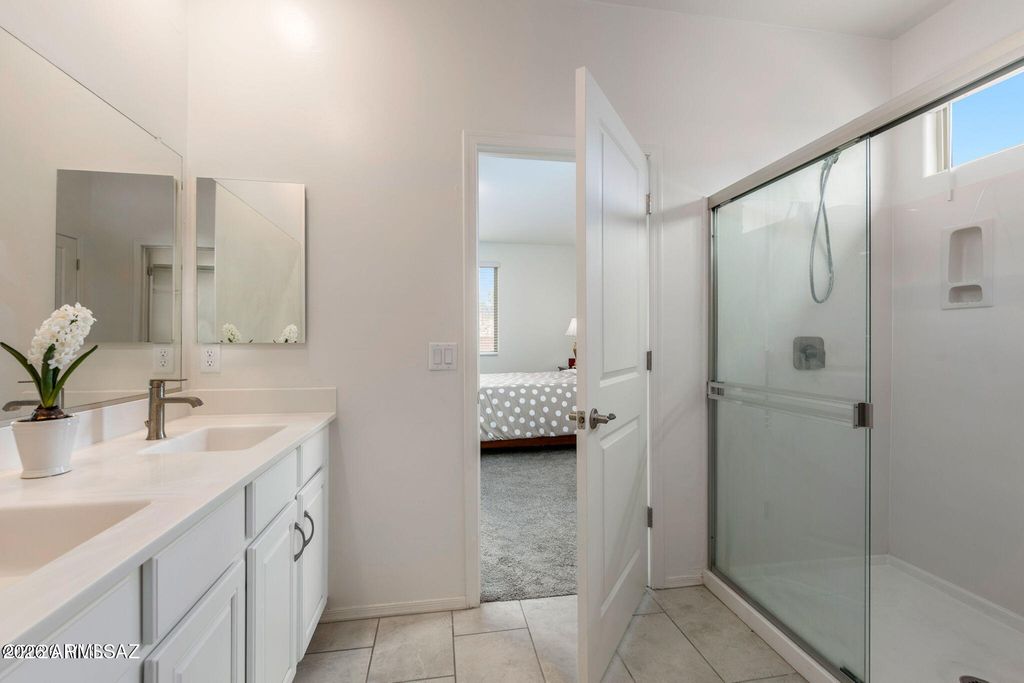 Image 16 of property listing at 8686 N CALLE LA CANOA --, Tucson, AZ 85742