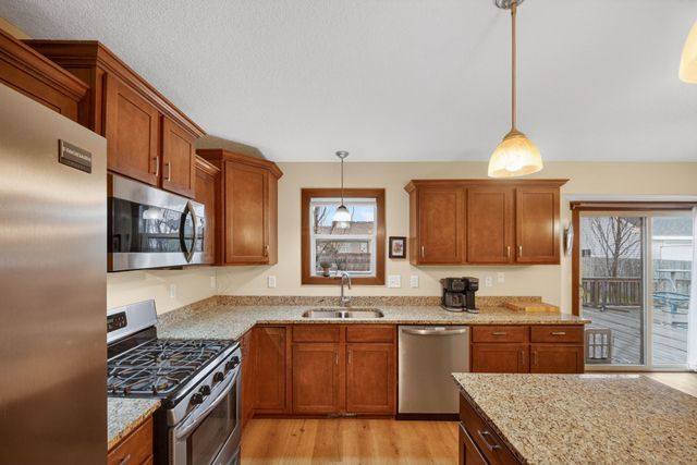 704 N 14th Avenue, Winterset, IA 50273