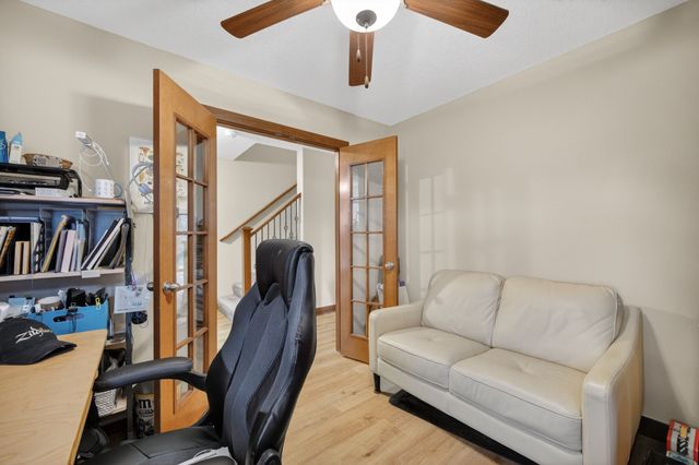 704 N 14th Avenue, Winterset, IA 50273