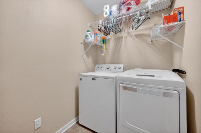 704 N 14th Avenue, Winterset, IA 50273