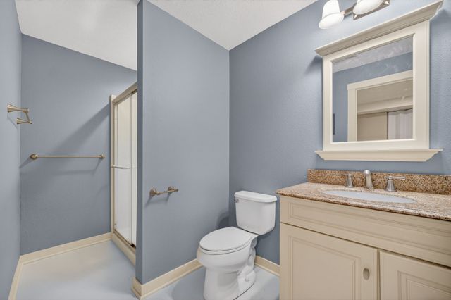 704 N 14th Avenue, Winterset, IA 50273