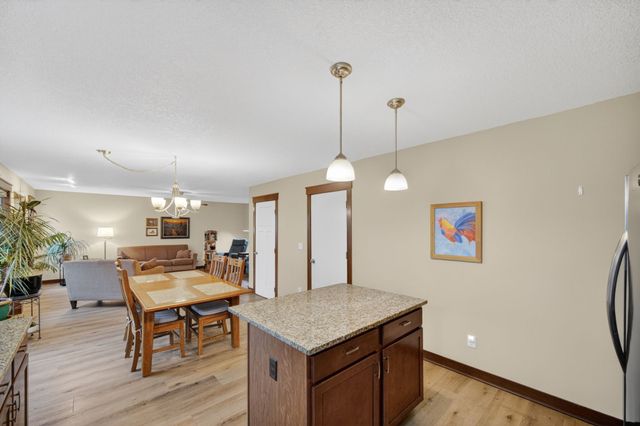 704 N 14th Avenue, Winterset, IA 50273