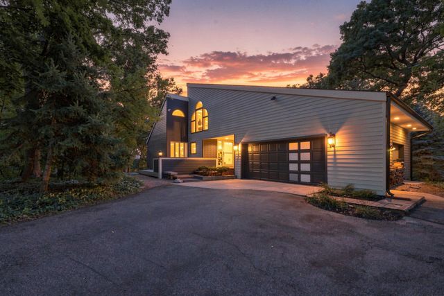 15120 Chestnut Circle, Burnsville, MN 55306