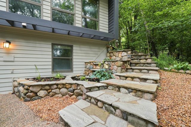15120 Chestnut Circle, Burnsville, MN 55306