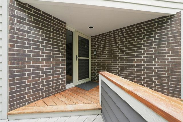 15120 Chestnut Circle, Burnsville, MN 55306
