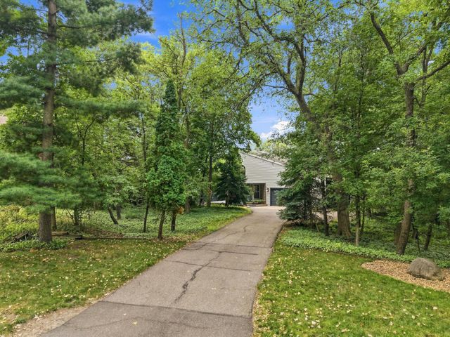 15120 Chestnut Circle, Burnsville, MN 55306