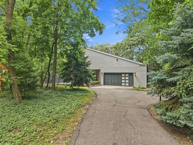 15120 Chestnut Circle, Burnsville, MN 55306