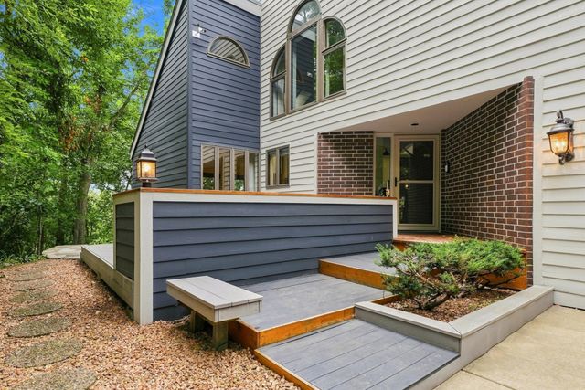 15120 Chestnut Circle, Burnsville, MN 55306
