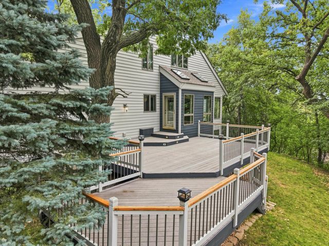 15120 Chestnut Circle, Burnsville, MN 55306
