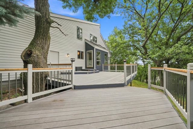 15120 Chestnut Circle, Burnsville, MN 55306