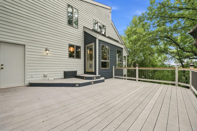 15120 Chestnut Circle, Burnsville, MN 55306