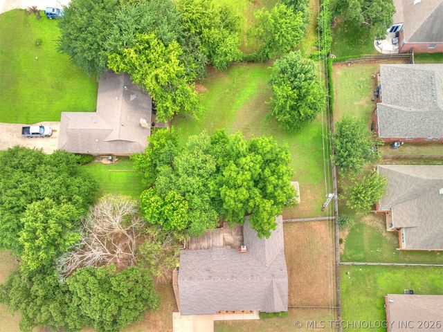 214 W 119th Street S, Jenks, OK 74037