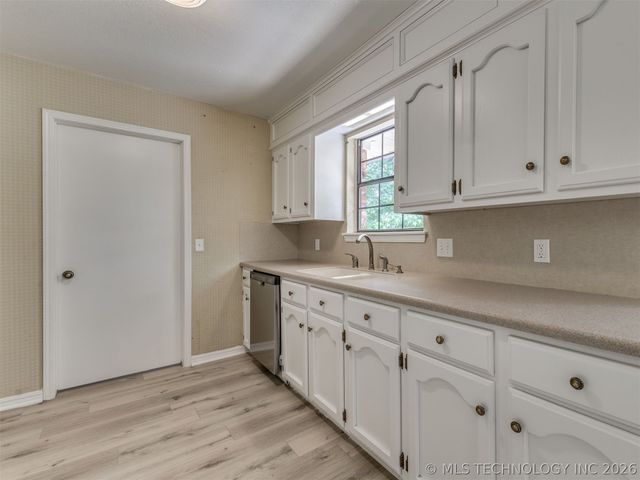 214 W 119th Street S, Jenks, OK 74037