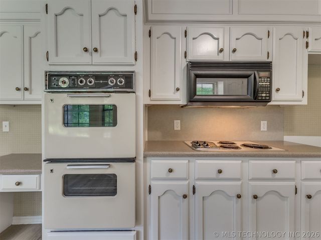 214 W 119th Street S, Jenks, OK 74037