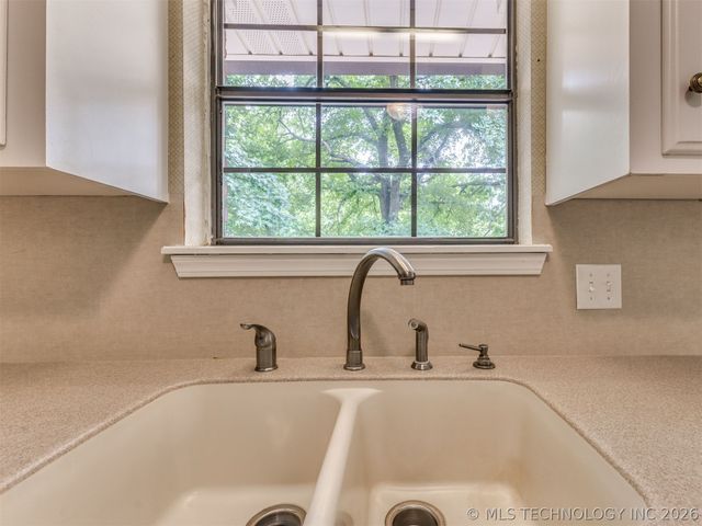 214 W 119th Street S, Jenks, OK 74037