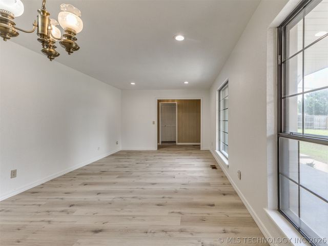 214 W 119th Street S, Jenks, OK 74037