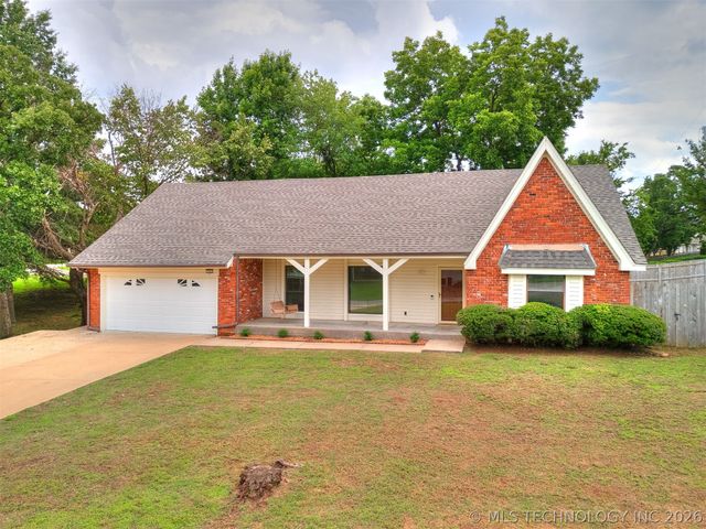 214 W 119th Street S, Jenks, OK 74037