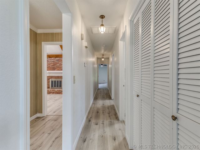 214 W 119th Street S, Jenks, OK 74037