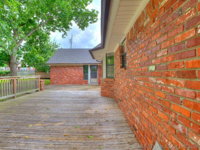 214 W 119th Street S, Jenks, OK 74037