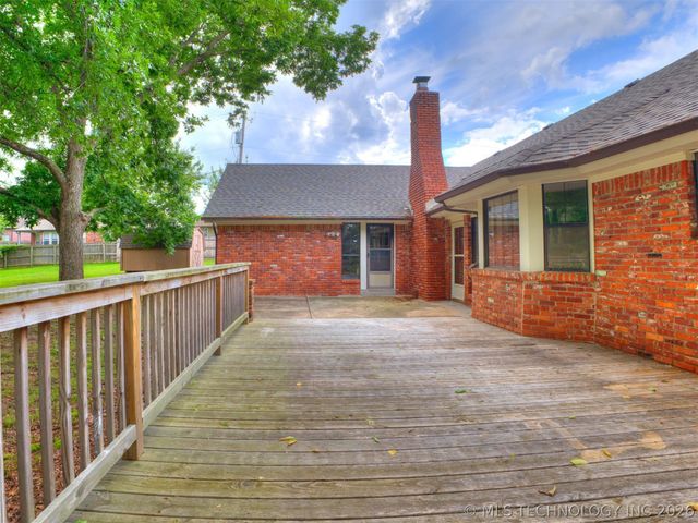 214 W 119th Street S, Jenks, OK 74037