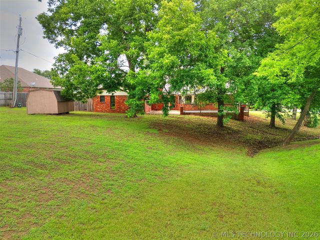 214 W 119th Street S, Jenks, OK 74037