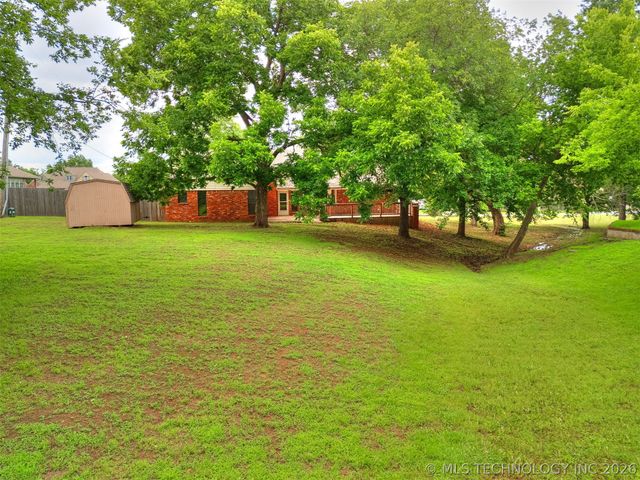 214 W 119th Street S, Jenks, OK 74037