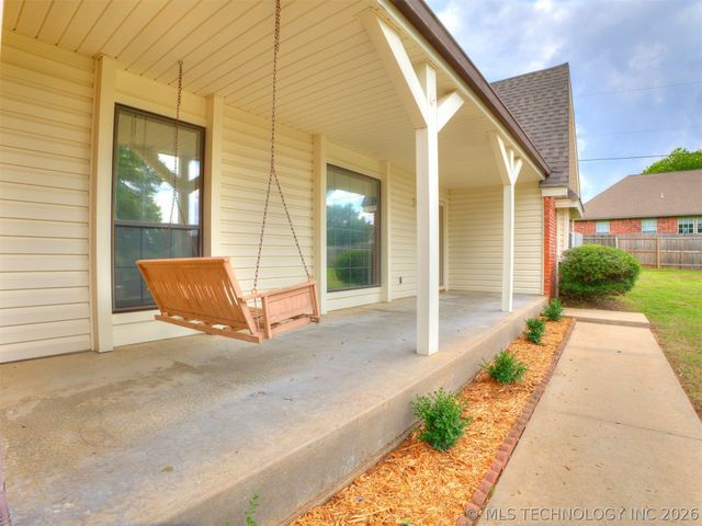 214 W 119th Street S, Jenks, OK 74037