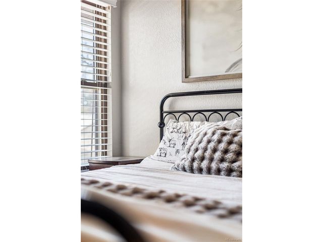 16066 E Ithaca Pl B, Aurora, CO 80013