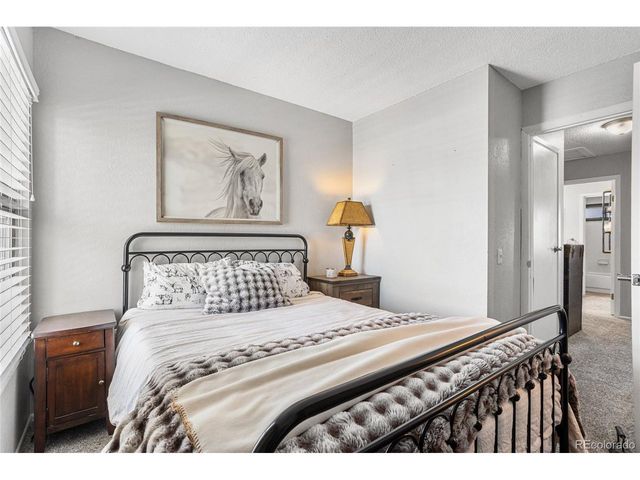 16066 E Ithaca Pl B, Aurora, CO 80013