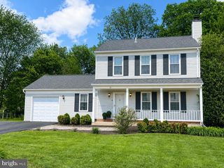 13 RED WING CT, Sterling, VA 20164
