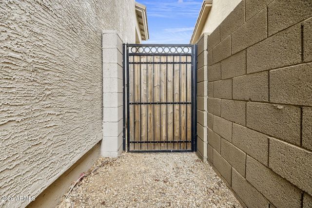 513 W JULIE Drive, Tempe, AZ 85283