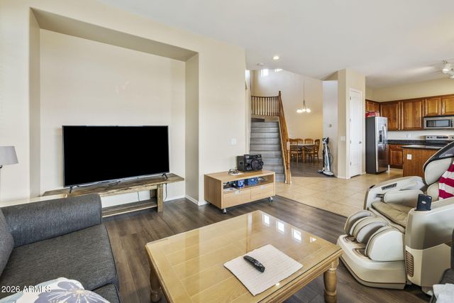 513 W JULIE Drive, Tempe, AZ 85283