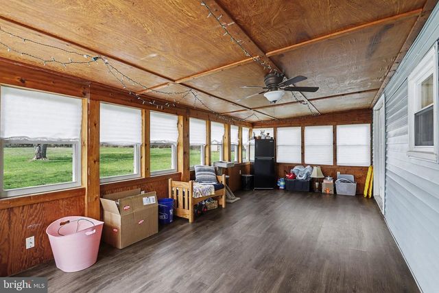 32 PINE RD, Abbottstown, PA 17301